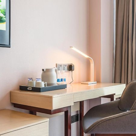 Lavande Hotel Luzhou Wanda Plaza Southwest Commercial City ภายนอก รูปภาพ