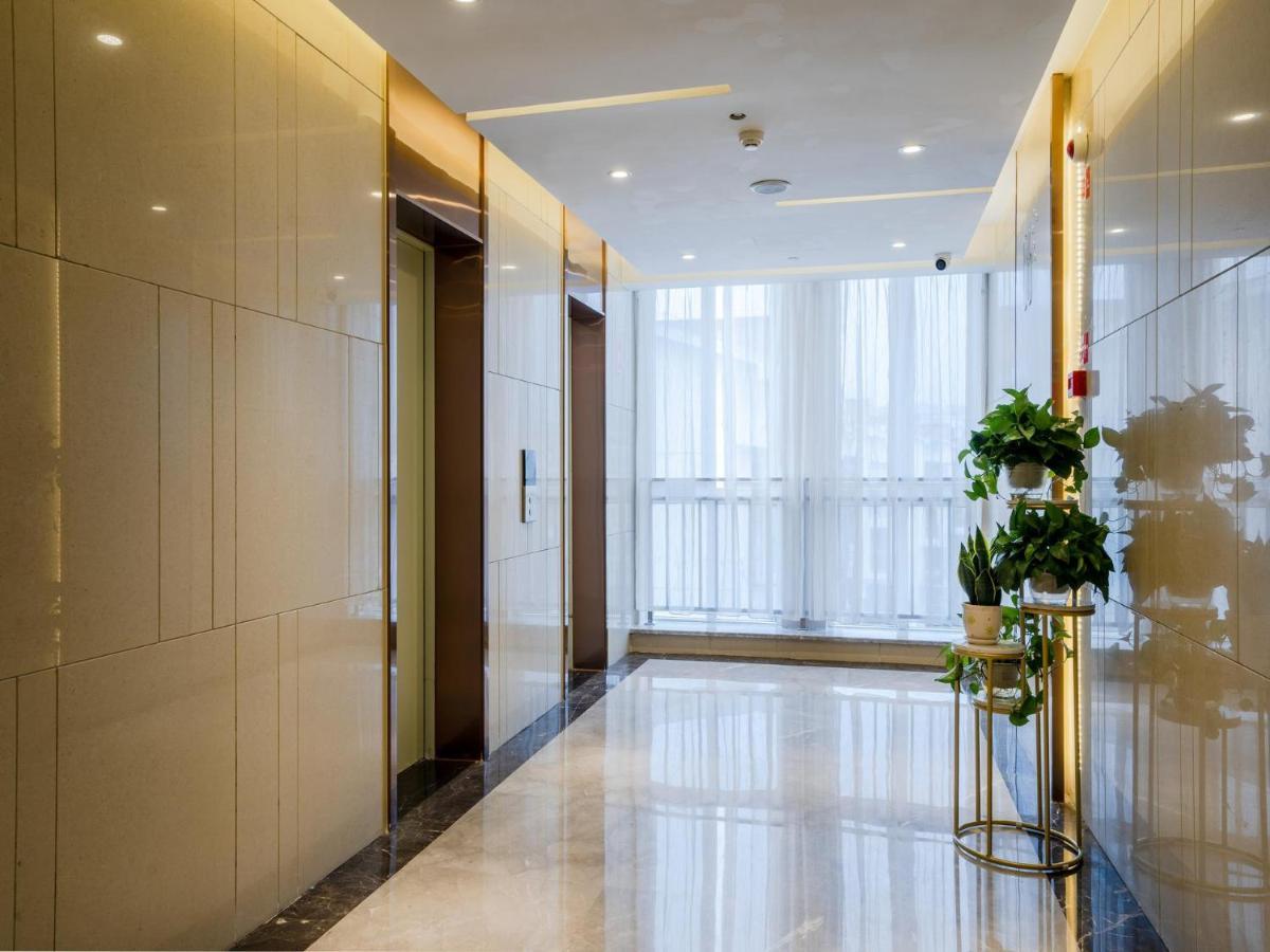 Lavande Hotel Luzhou Wanda Plaza Southwest Commercial City ภายนอก รูปภาพ