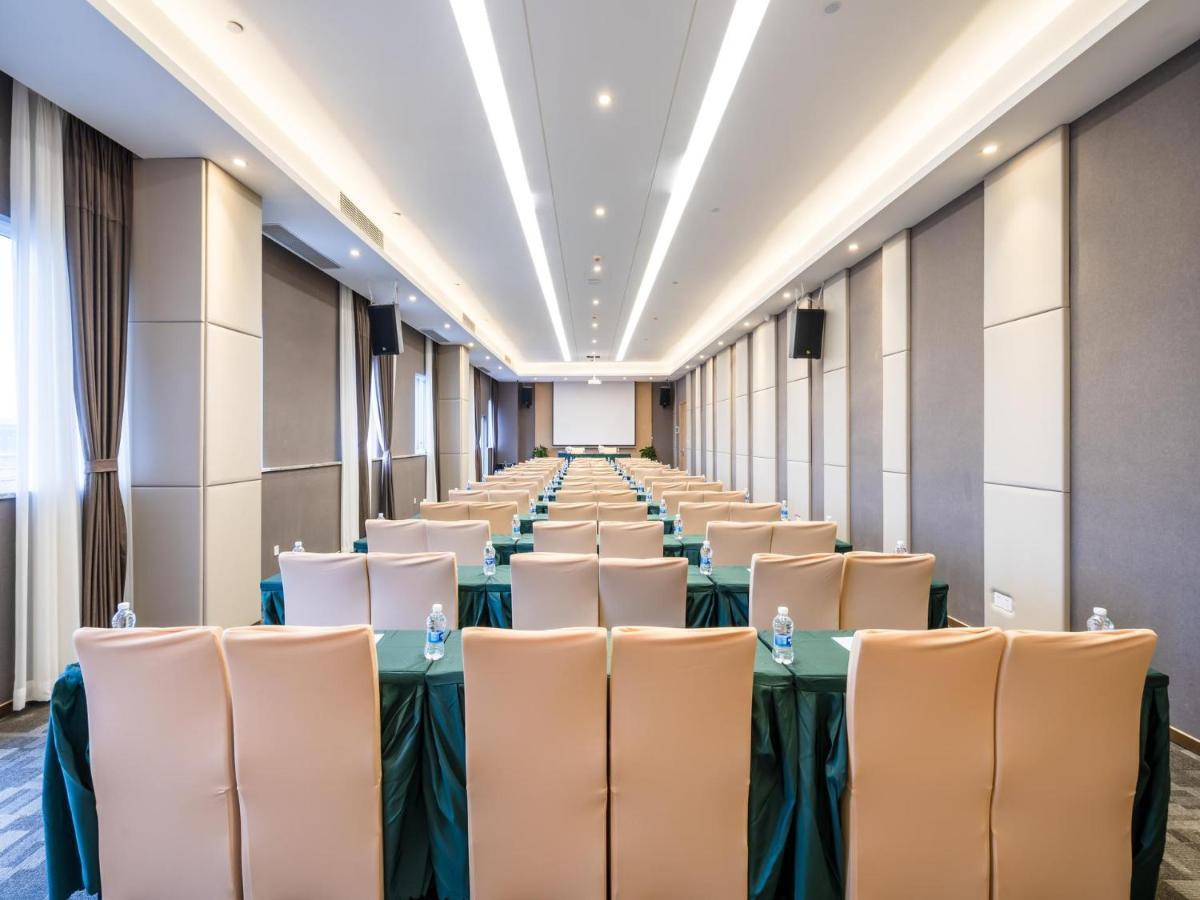 Lavande Hotel Luzhou Wanda Plaza Southwest Commercial City ภายนอก รูปภาพ