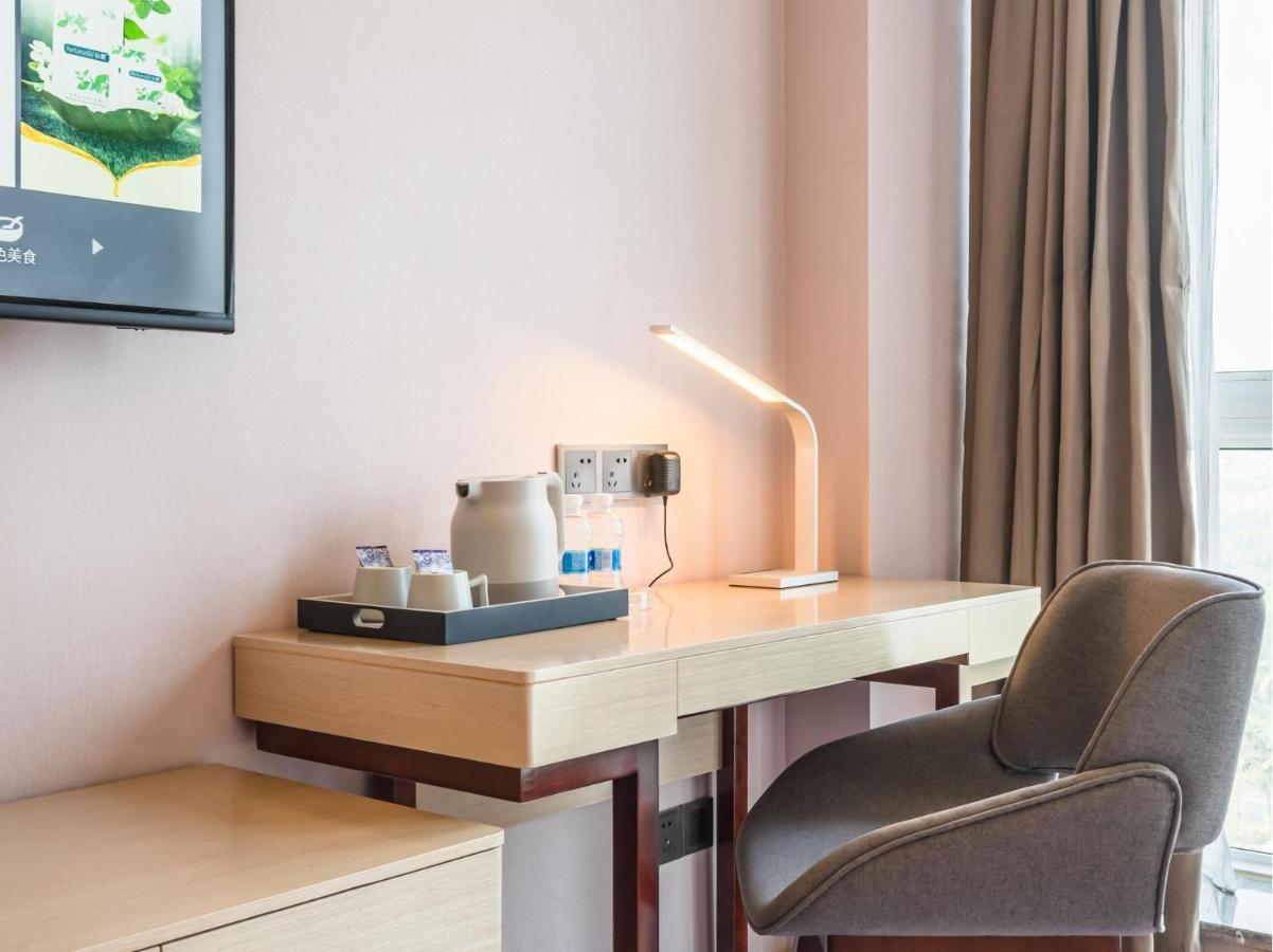 Lavande Hotel Luzhou Wanda Plaza Southwest Commercial City ภายนอก รูปภาพ