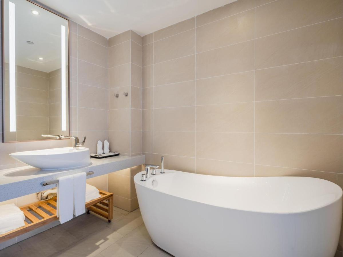 Lavande Hotel Luzhou Wanda Plaza Southwest Commercial City ภายนอก รูปภาพ